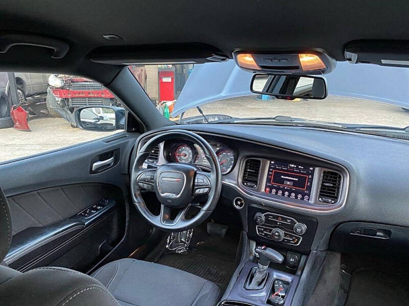 2017 Dodge Charger SXT