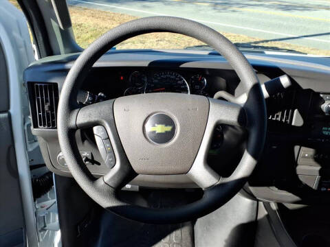 2025 Chevrolet Express 3500