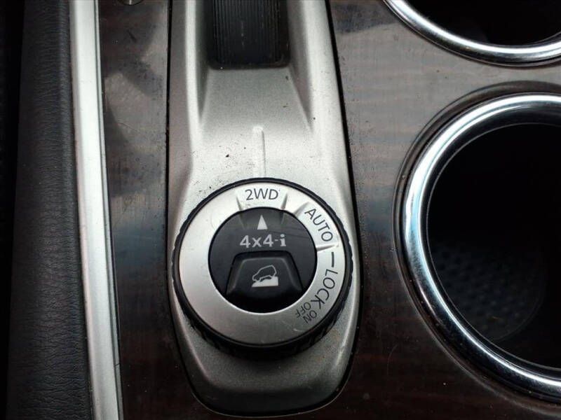 2016 Nissan Pathfinder SL