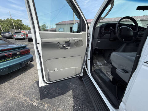 2006 Ford E-Series E-350 SD XLT