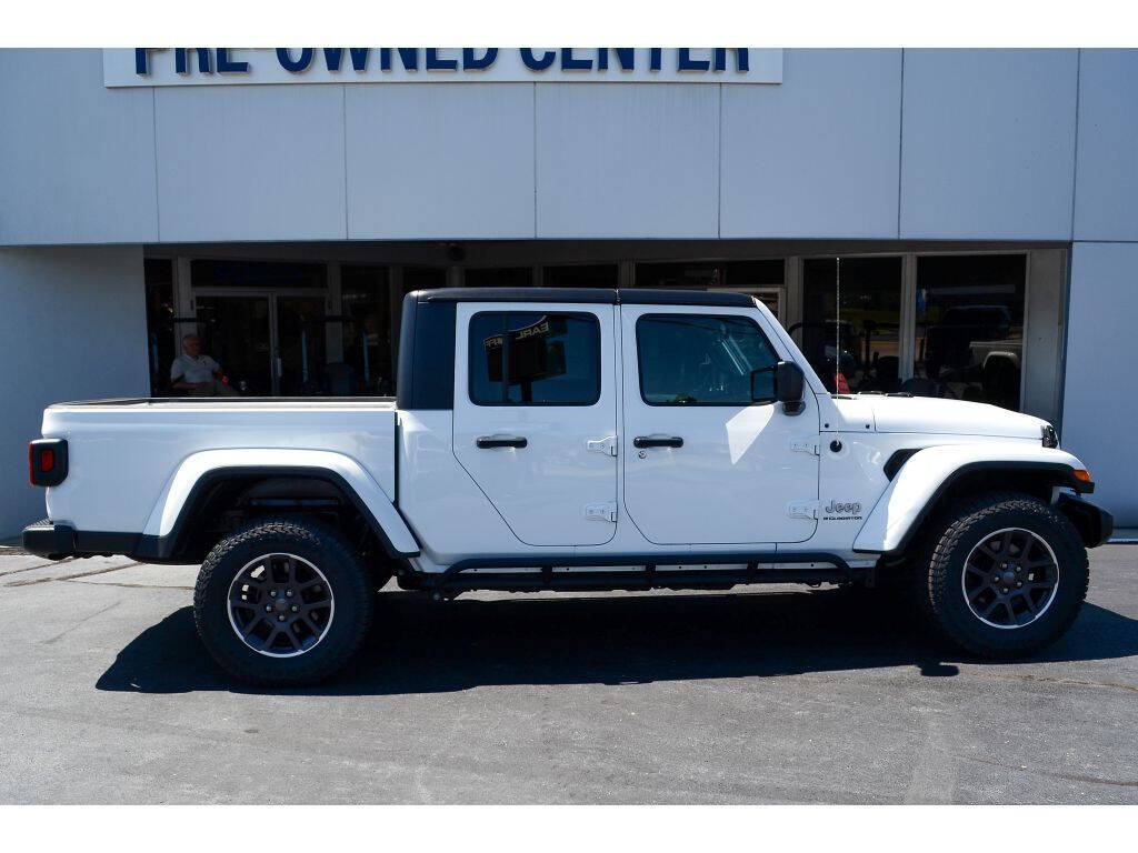 2023 Jeep Gladiator for sale at EARL DUFF PRE-OWNED CENTER in Harriman, TN