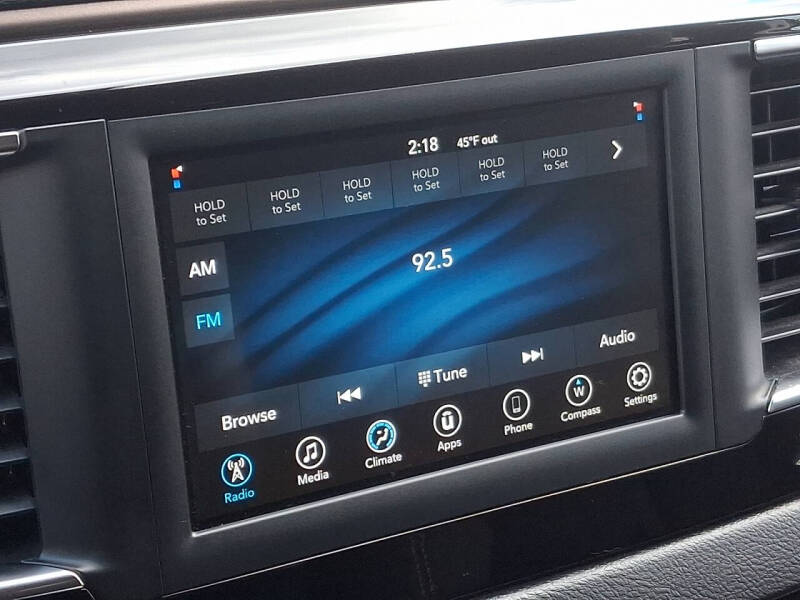 2020 Chrysler Voyager L