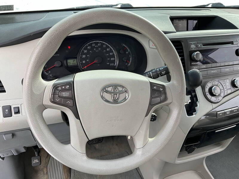 2011 Toyota Sienna LE 7-Passenger