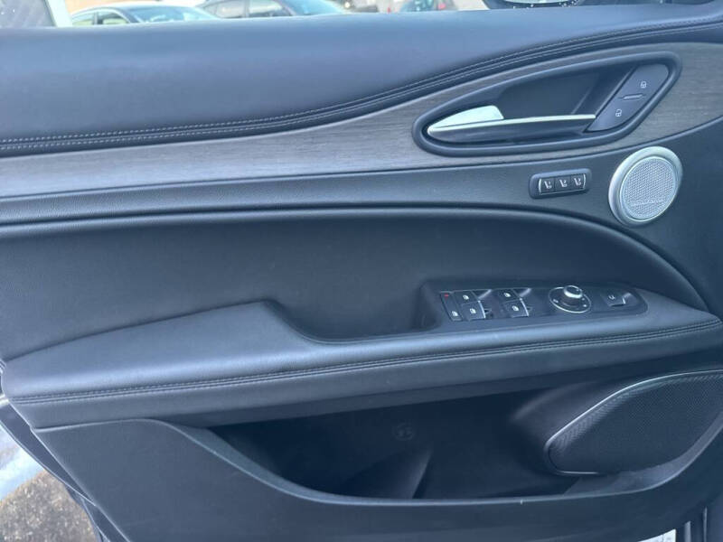 2023 Alfa Romeo Stelvio Ti