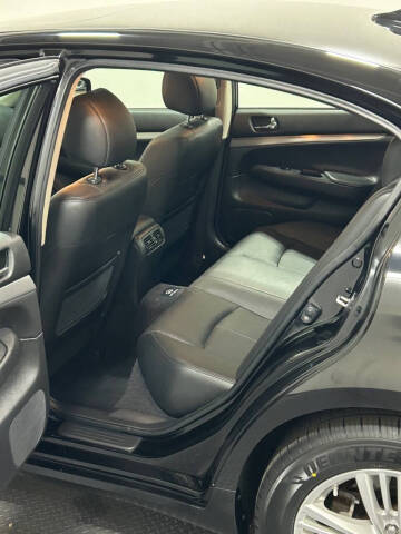 2011 Infiniti G25 Sedan x