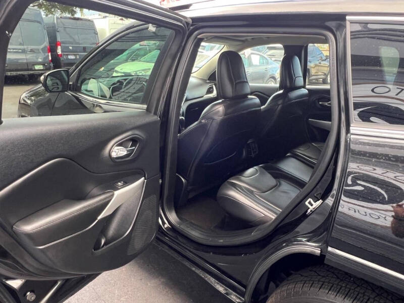 2017 Jeep Cherokee Overland