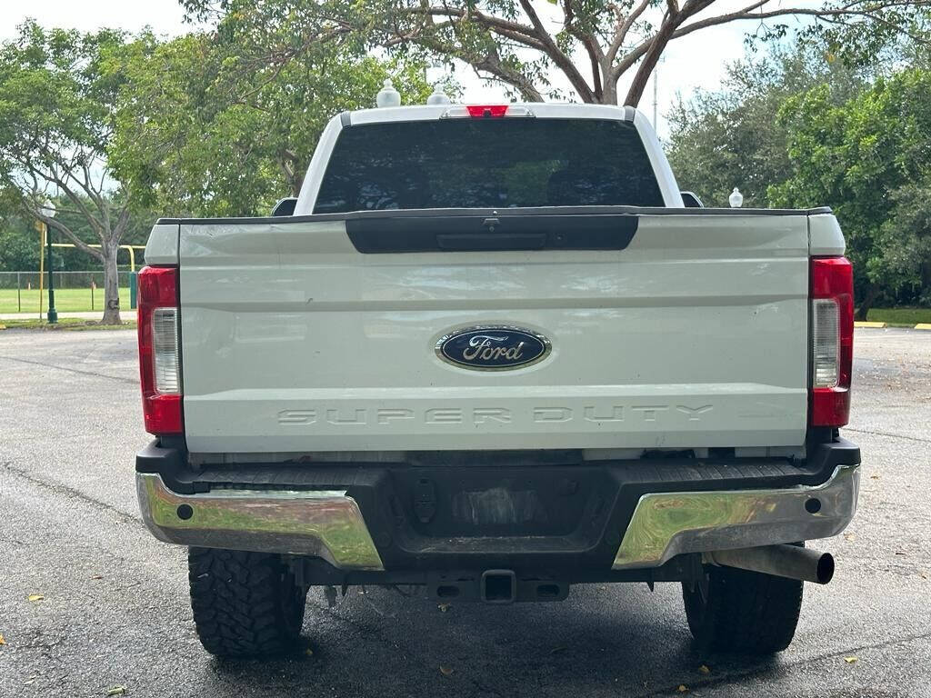 2017 Ford F-250 Pickup - $29,995