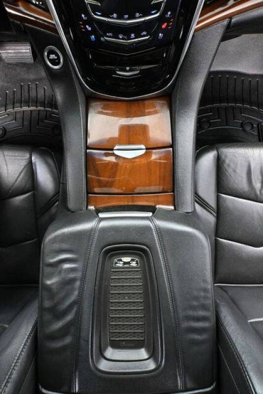 2018 Cadillac Escalade Luxury