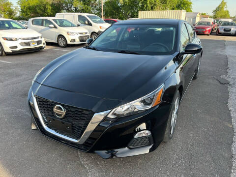 2020 Nissan Altima for sale at IT GROUP in Oklahoma City OK
