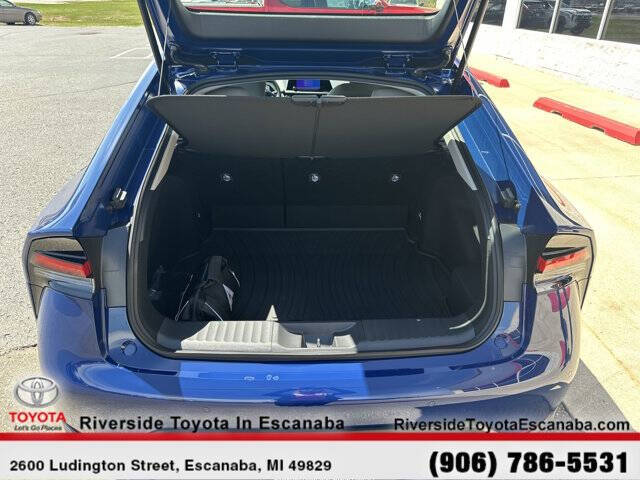 2025 Toyota Prius LE