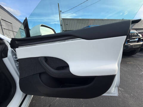 2022 Tesla Model S Plaid