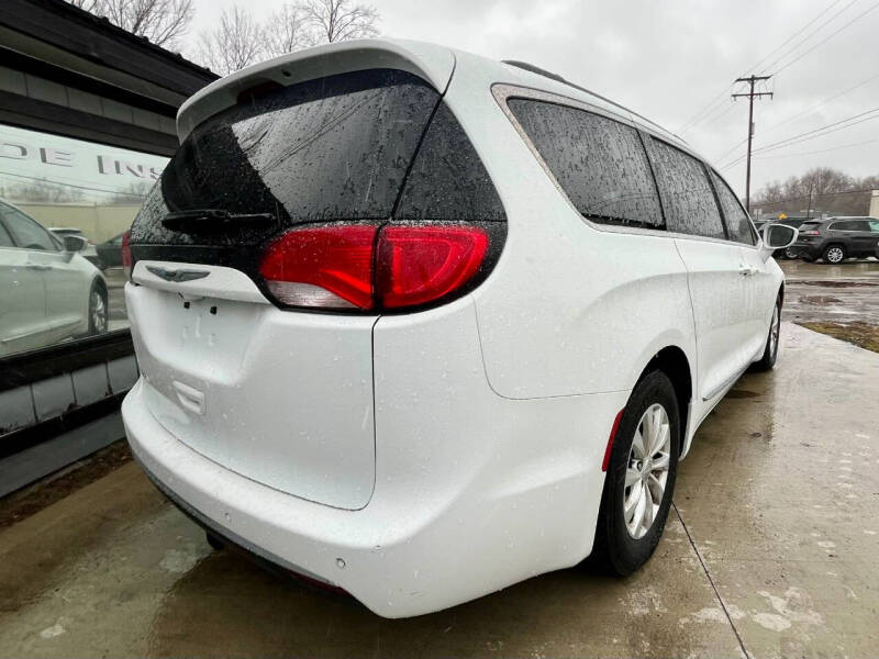 2017 Chrysler Pacifica Touring Plus