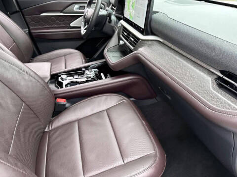 2025 Ford Explorer Platinum