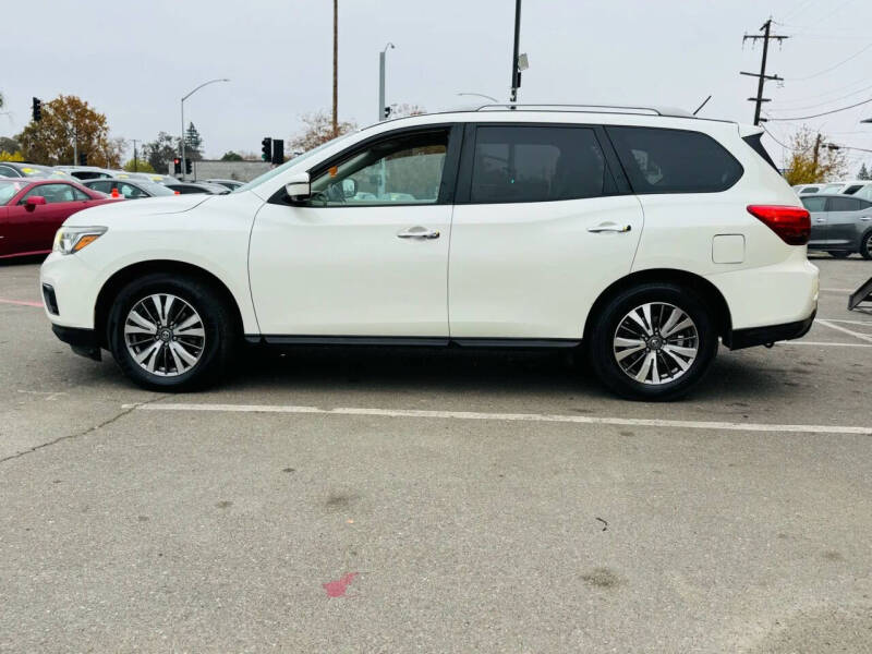 2017 Nissan Pathfinder