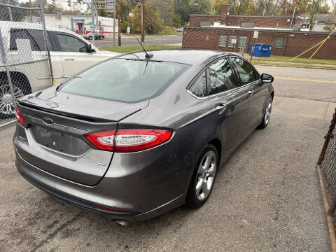 2013 Ford Fusion SE