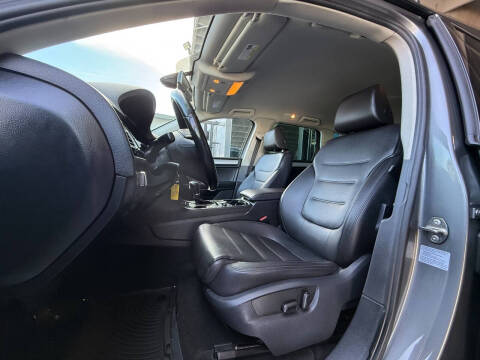 2013 Volkswagen Touareg TDI Sport