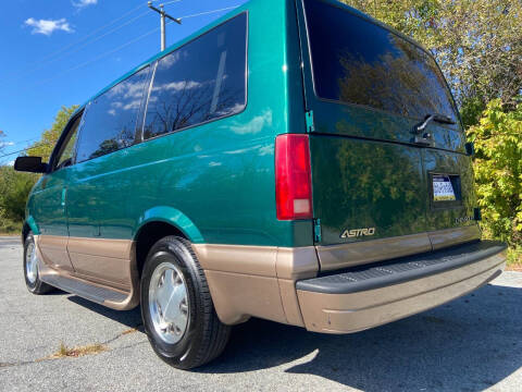 2000 Chevrolet Astro LS