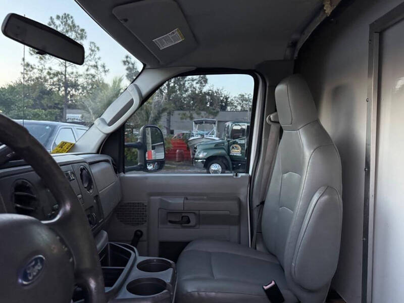 2015 Ford E-Series E-350 SD