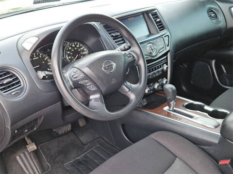 2020 Nissan Pathfinder S