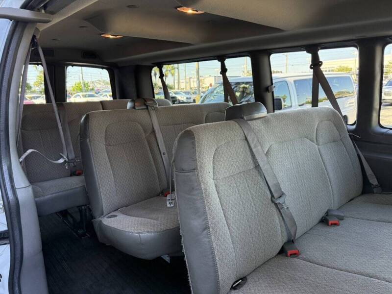 2023 Chevrolet Express LS 3500
