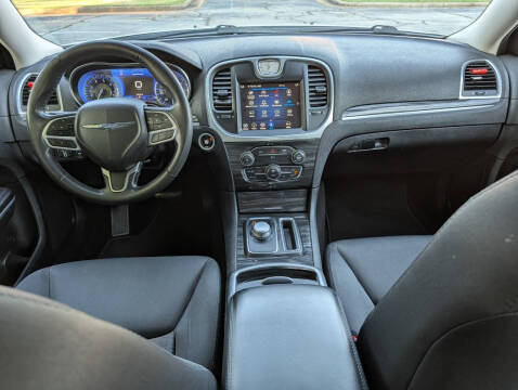 2022 Chrysler 300 Touring