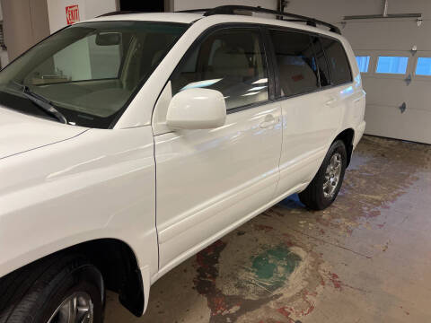 2005 Toyota Highlander for sale at Berwyn S Detweiler Sales & Service in Uniontown PA