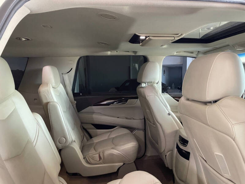 2015 Cadillac Escalade Luxury