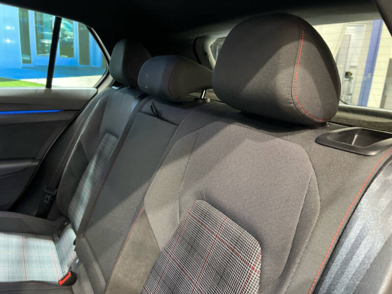 2024 Volkswagen Golf GTI SE