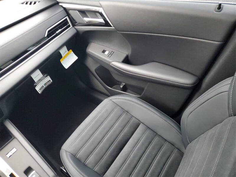 2025 Mitsubishi Outlander PHEV SE