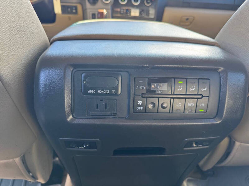 2010 Toyota Sequoia Platinum