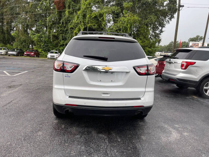 2017 Chevrolet Traverse LT