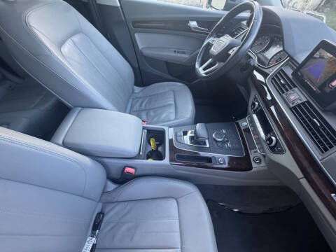 2020 Audi Q5 quattro Titanium Premium 45 TFSI