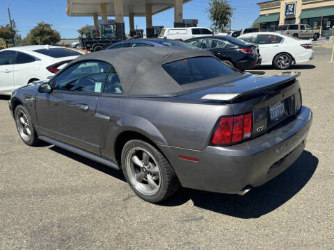 2003 Ford Mustang GT Deluxe