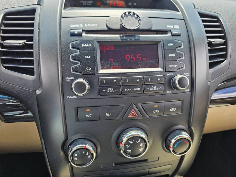 2011 Kia Sorento LX
