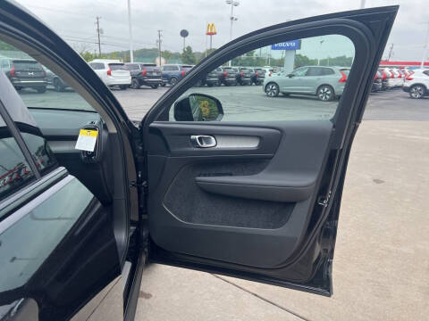 2026 Volvo XC40 B5 Plus