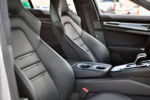 2018 Porsche Panamera Turbo S E-Hybrid