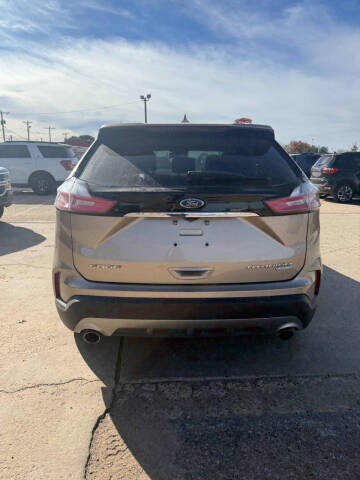 2020 Ford Edge Titanium