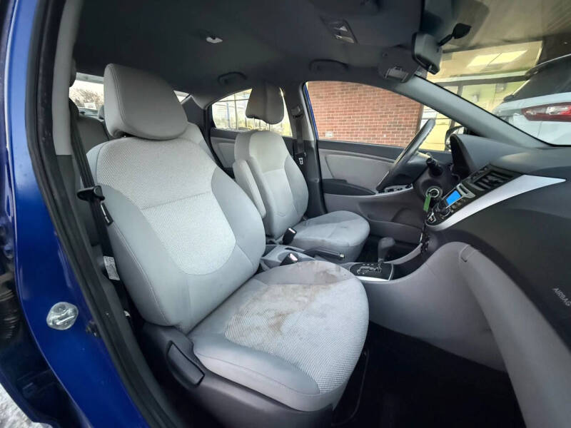 2012 Hyundai Accent GLS