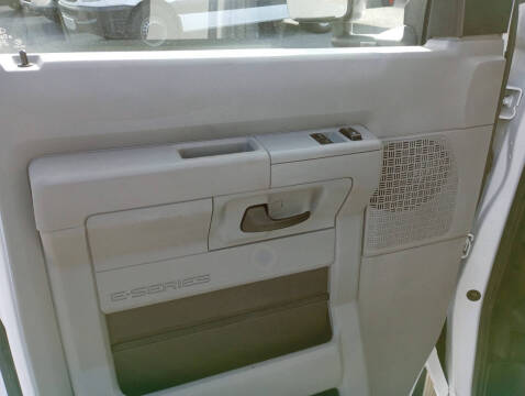 2017 Ford E-Series E-450 SD