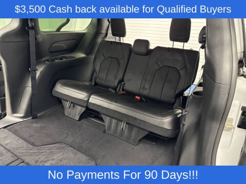 2026 Chrysler Pacifica Select