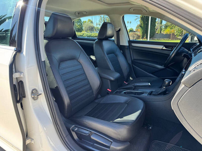 2015 Volkswagen Passat 1.8T SE