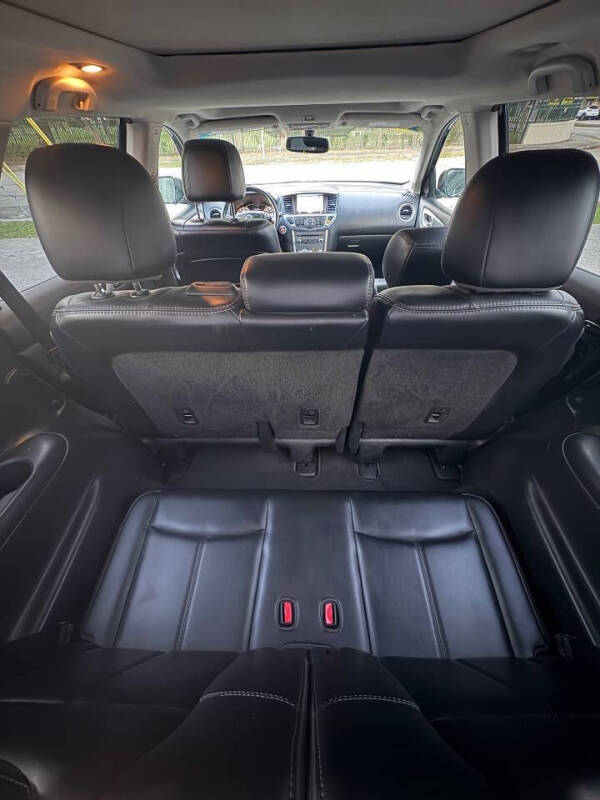 2018 Nissan Pathfinder SL