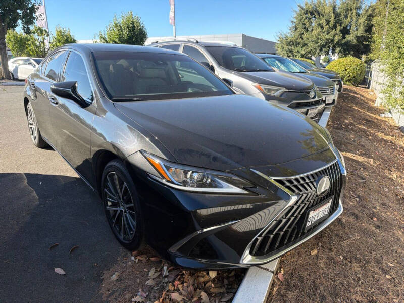 2025 Lexus ES 300h