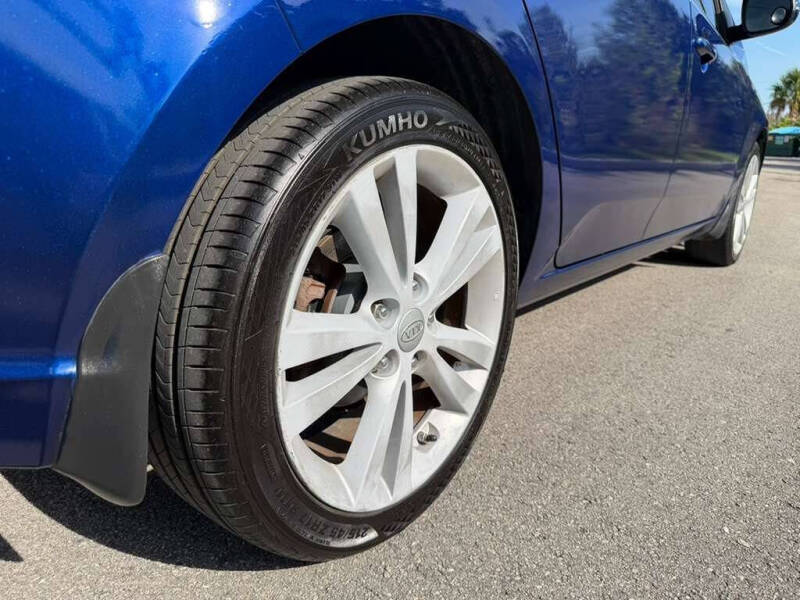 2011 Kia Forte5 SX