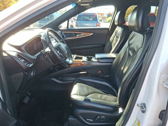 2019 Lincoln Nautilus Select