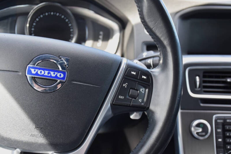 2015 Volvo S60 T5 Drive-E Platinum