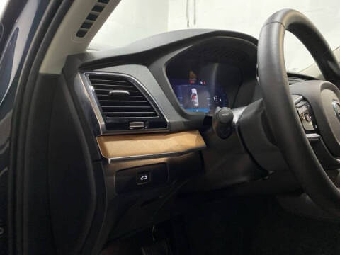 2025 Volvo XC90 B6 Plus Bright Theme 7P