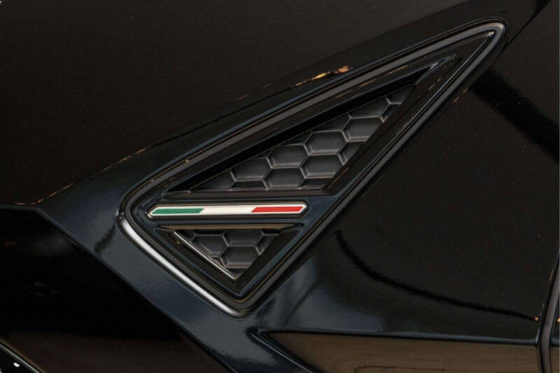 2024 Lamborghini Urus S