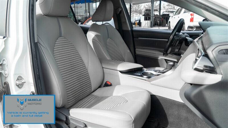 2018 Toyota Camry Hybrid SE