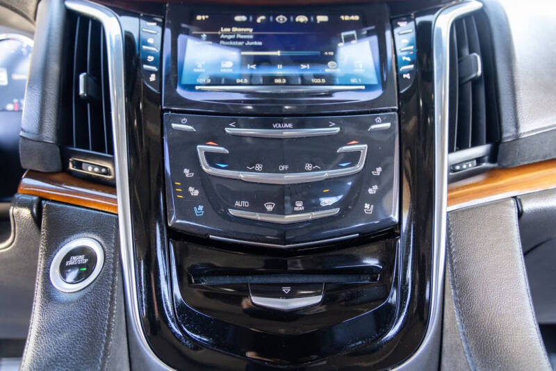 2017 Cadillac Escalade Luxury